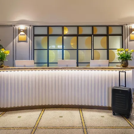 Hotel Art Deco Montana 4*